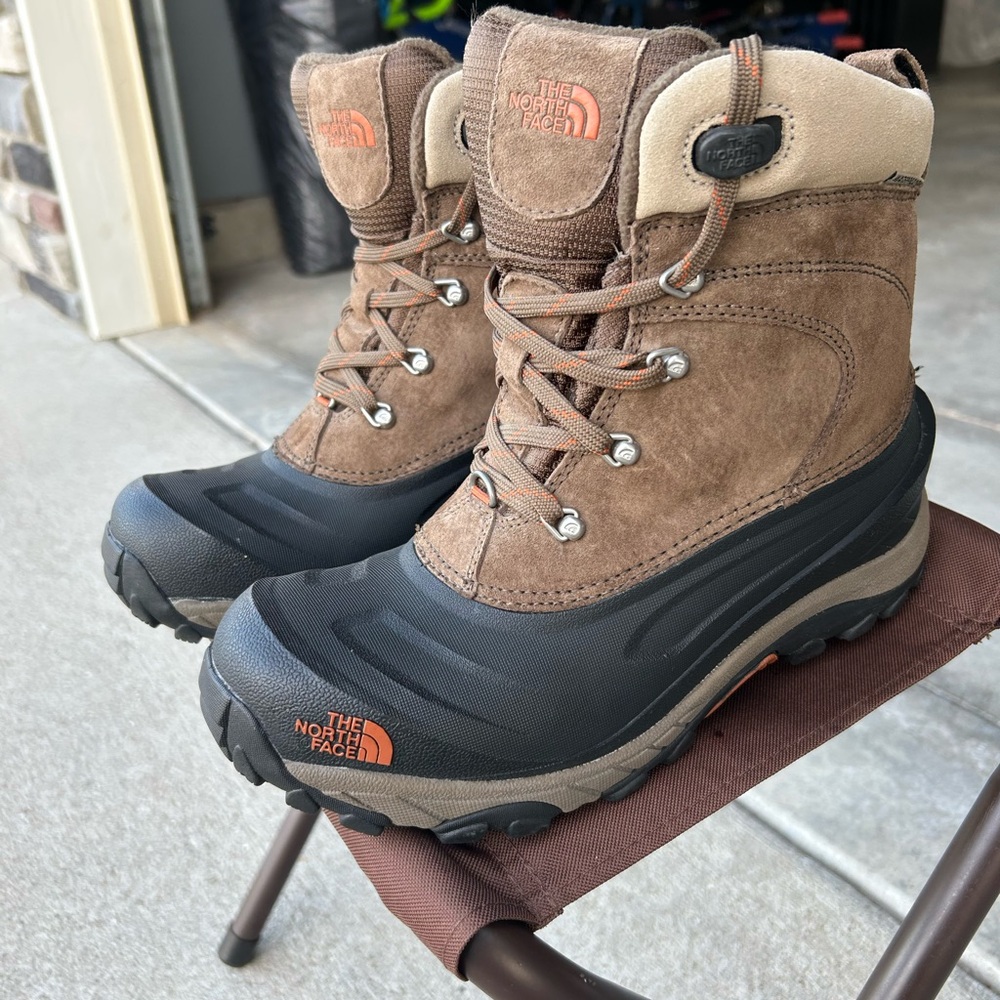 The North Face 200 gram Heatseeker insulated Men's snow or hiking boots - Picture 2 of 9